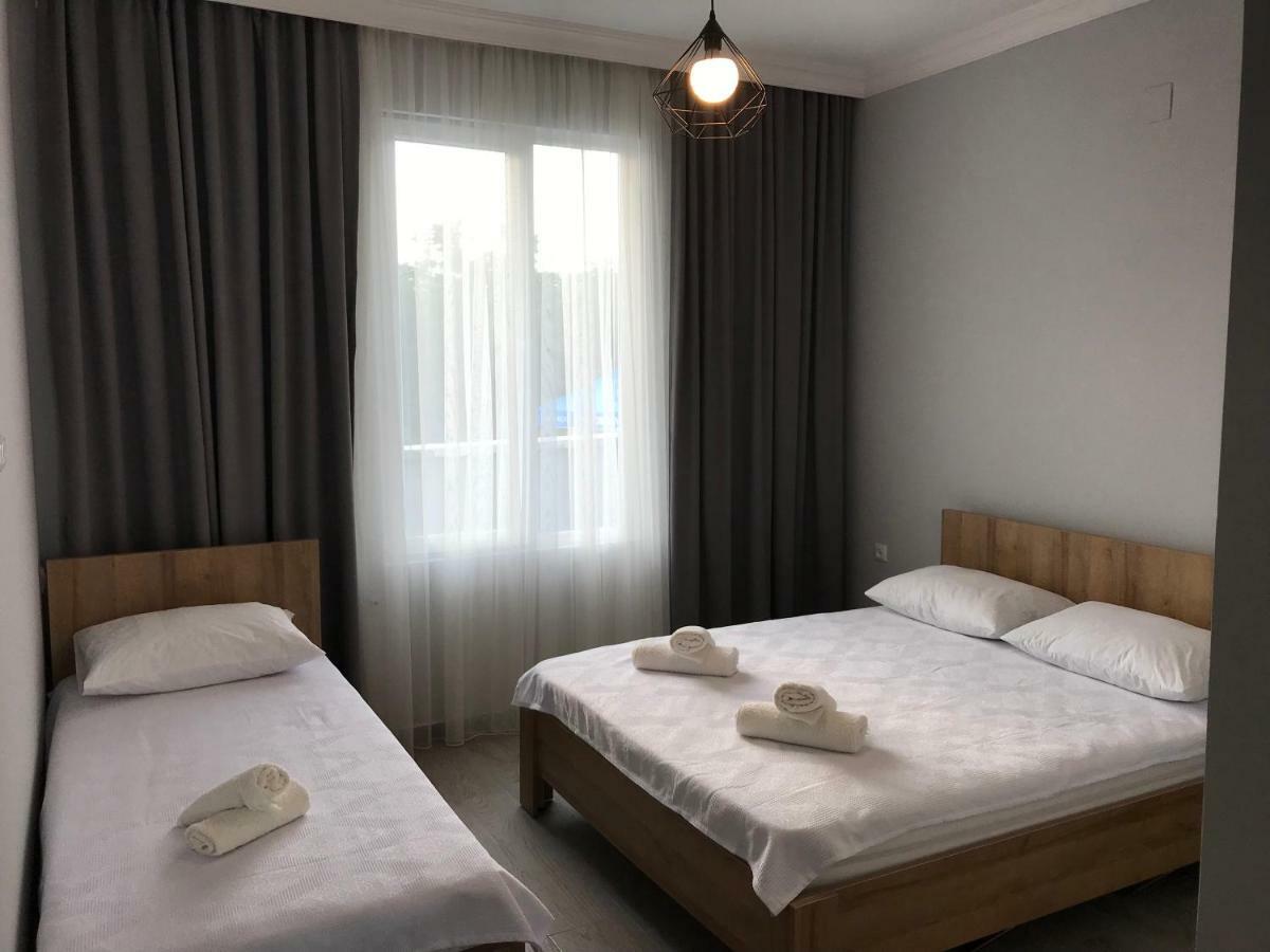 Hotel Charli Gonio Exteriör bild