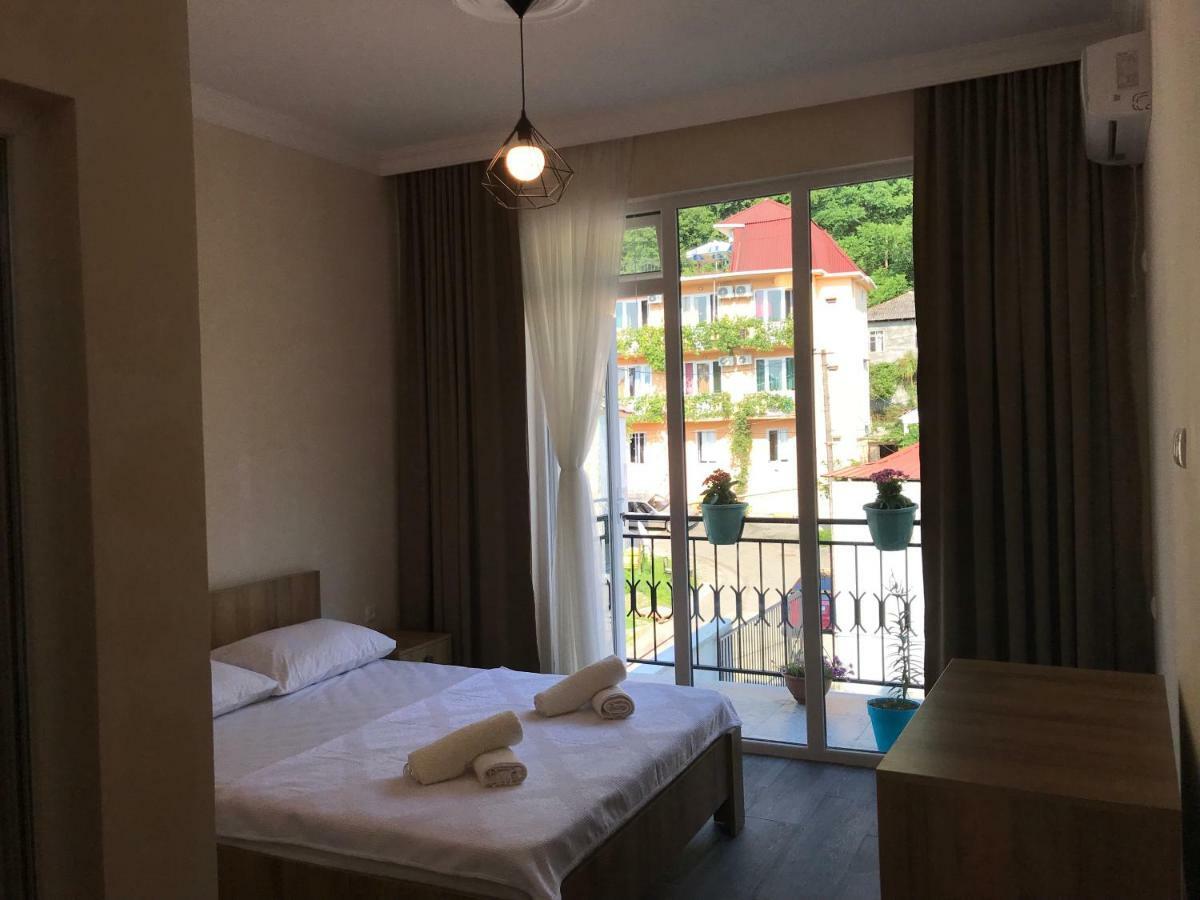 Hotel Charli Gonio Exteriör bild